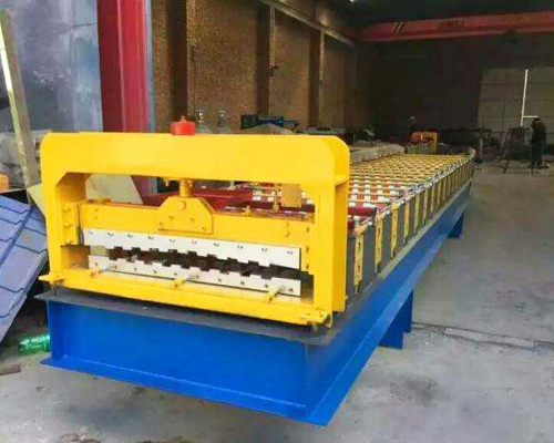 全自動壓瓦機的特點：