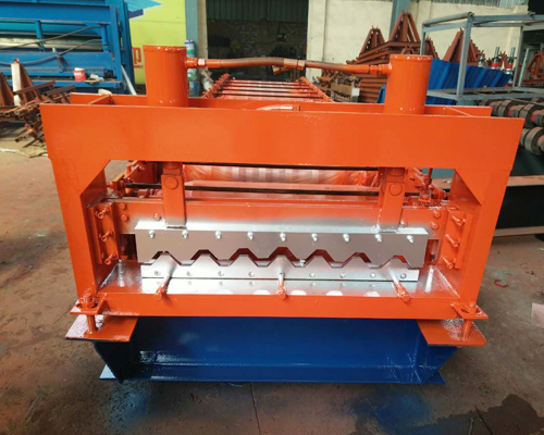 750橫掛墻板壓瓦機(jī)