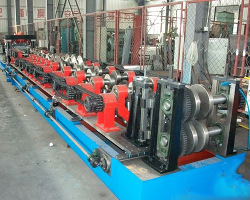 無級(jí)速調(diào)換型C型鋼機(jī)