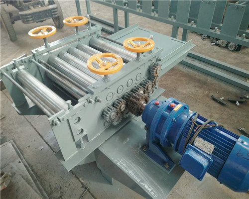 小型半自動(dòng)開平機(jī)